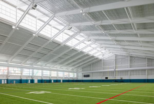 The 杰克逊维尔 Jaguars’ new indoor practice facility is part of the 米勒电气 Center, one of four 澳门足彩app projects to win Eagle 奖 from the ABC 佛罗里达 First Coast Chapter.